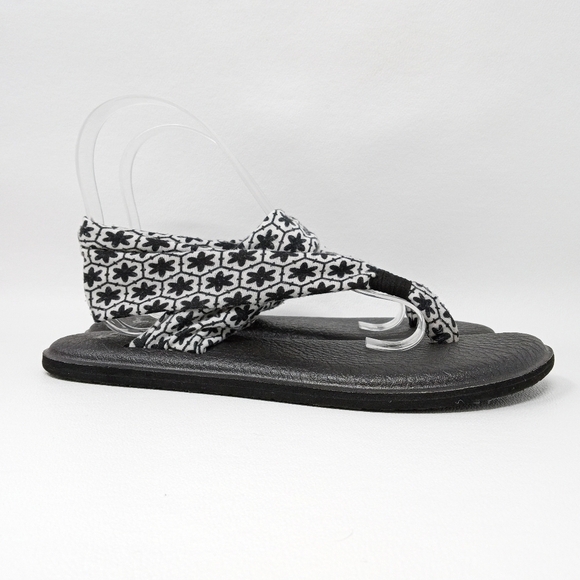 Sanuk Yoga Mat Sandals, white/black flower print, Women’s Size US 7 - Picture 3 of 10
